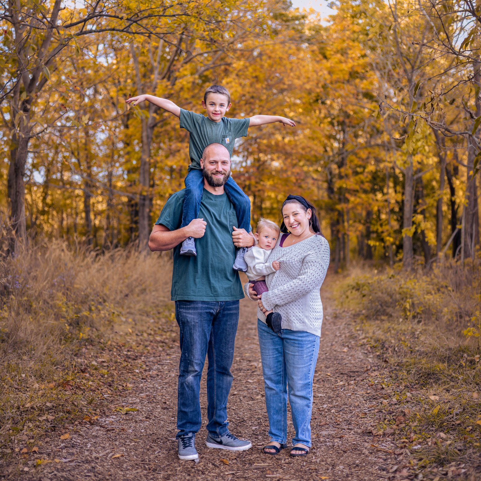 Outdoor family photo 4
