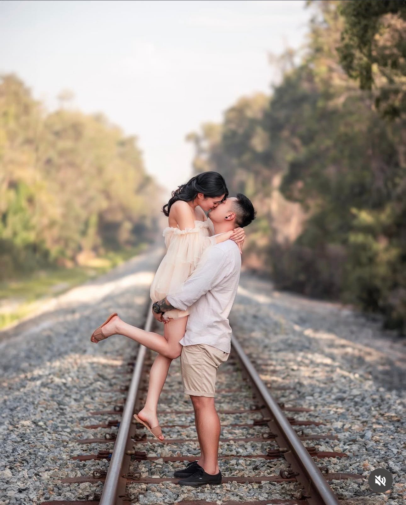 Outdoor pre-wedding image 4
